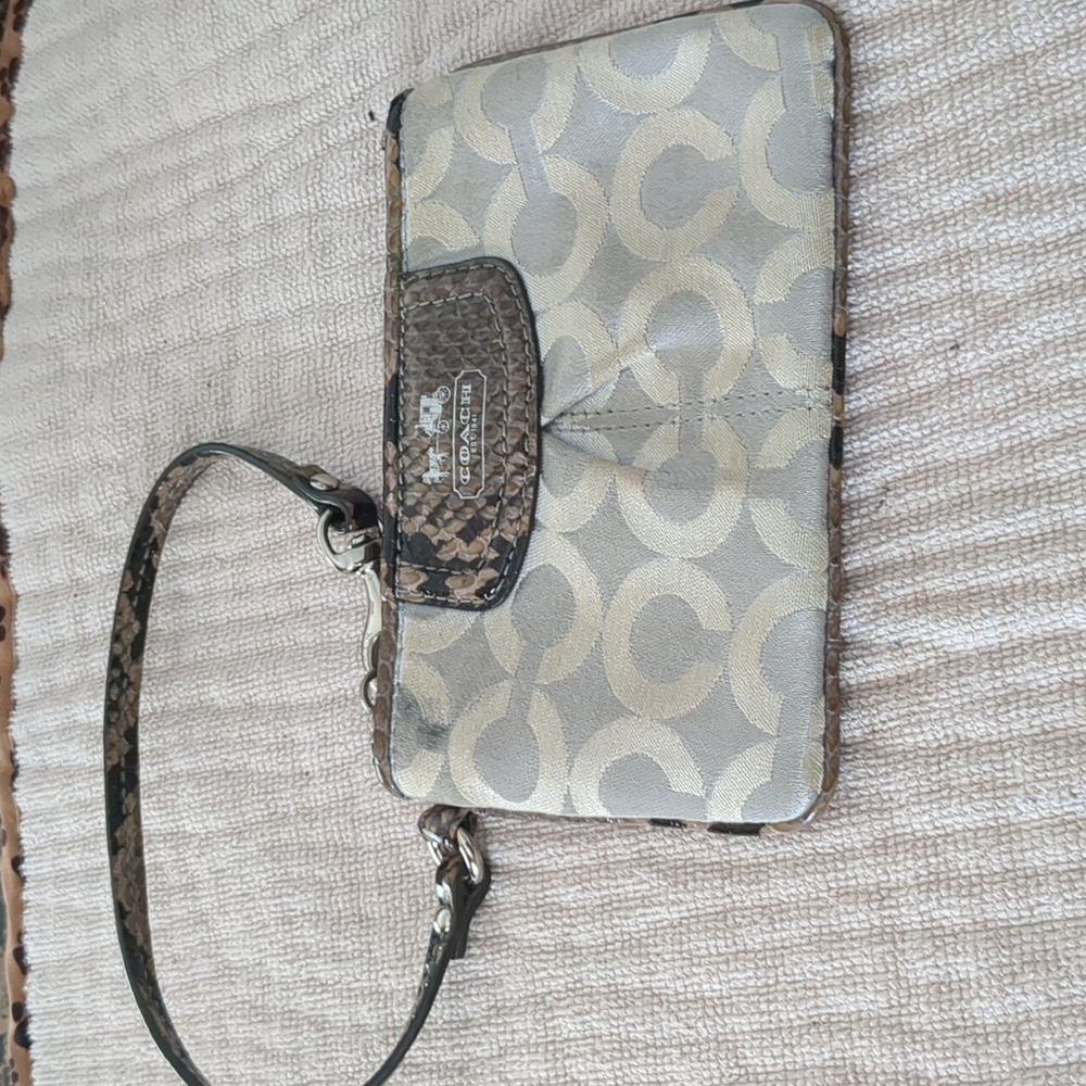 Coach wristlet wallet